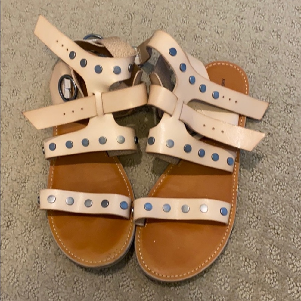 AE size 9 women’s strappy sandal